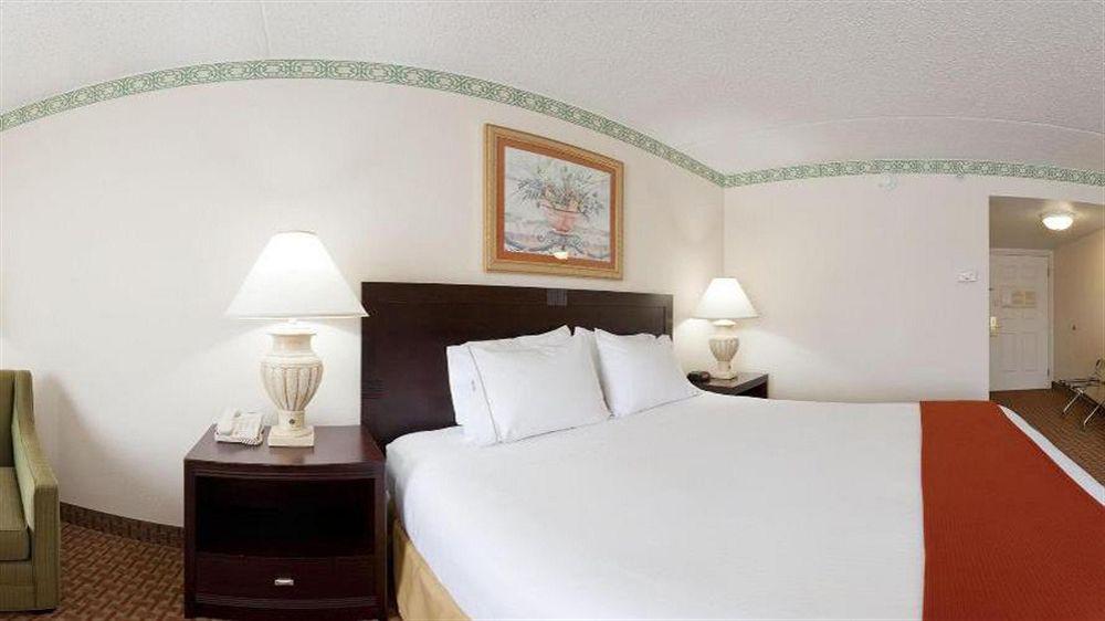 Holiday Inn Express Hotel & Suites Easton By Ihg Exterior foto