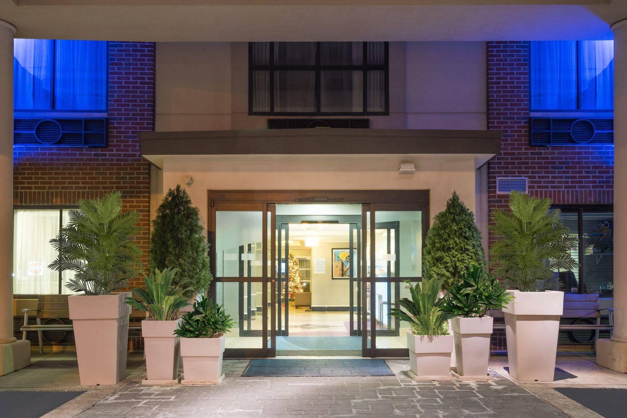 Holiday Inn Express Hotel & Suites Easton By Ihg Exterior foto